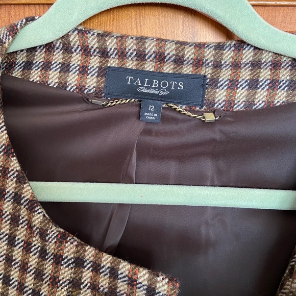 Ladies wool tweed ensemble - Picture 6 of 10